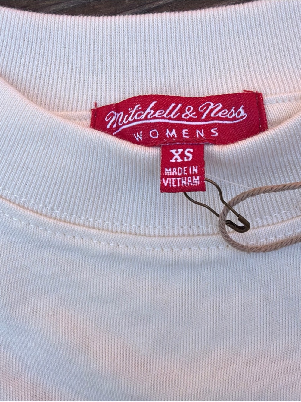 Mitchell & Ness Arizona Wildcats Boyfriend T-Shirt Women's Size XS Cream, New - Picture 2 of 4
